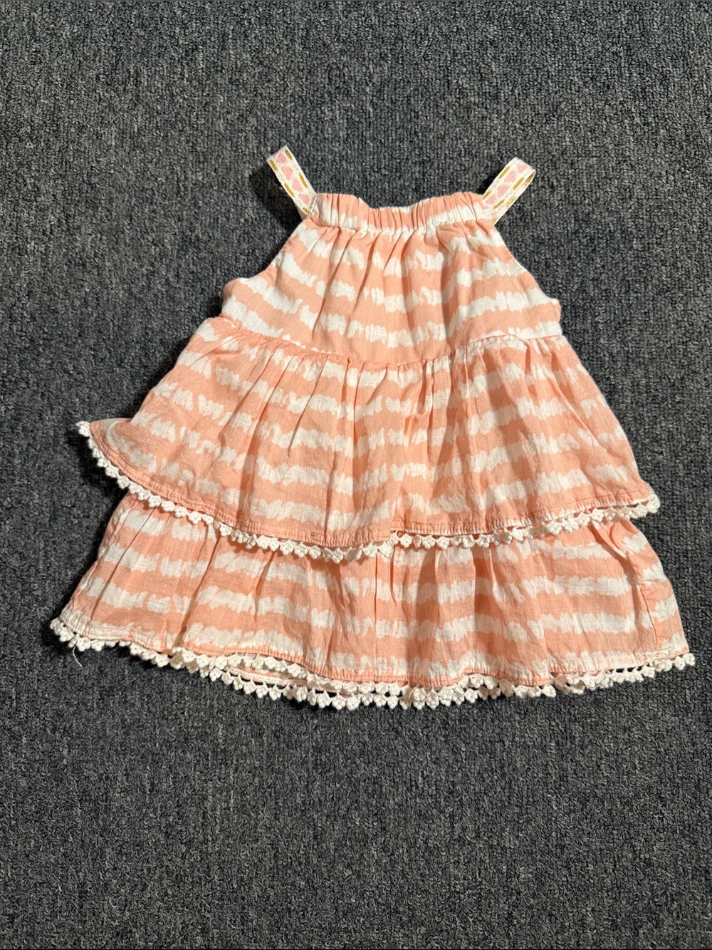 Tommy Bahama Baby Girl Peach
White Tiered Ikat Sun Dress
Crochet Lace size 18mo